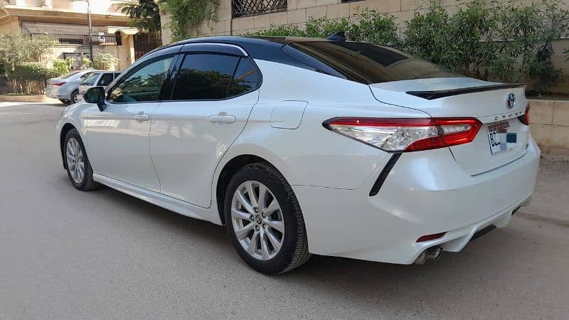 Toyota Camry Hybrid Model 2021/24 4