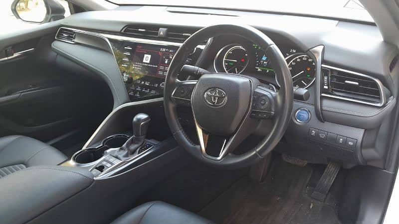 Toyota Camry Hybrid Model 2021/24 7