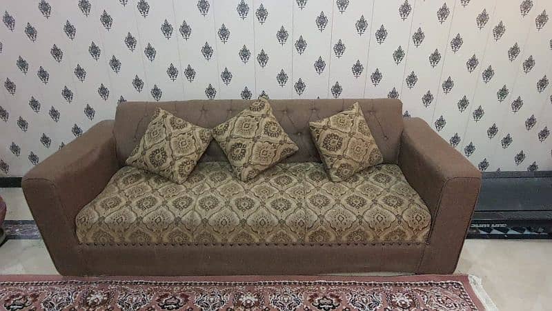 Five seater sofa set in good condition for sale 2