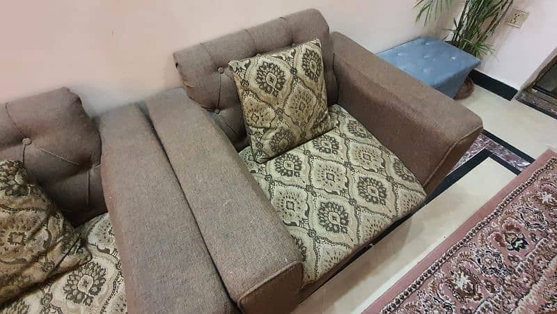 Five seater sofa set in good condition for sale 3