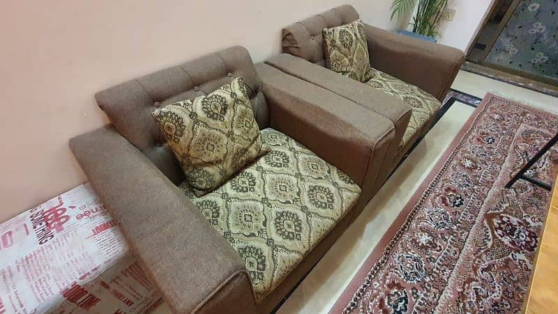 Five seater sofa set in good condition for sale 4