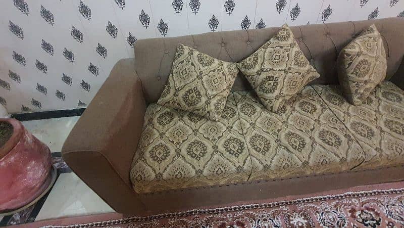 Five seater sofa set in good condition for sale 5