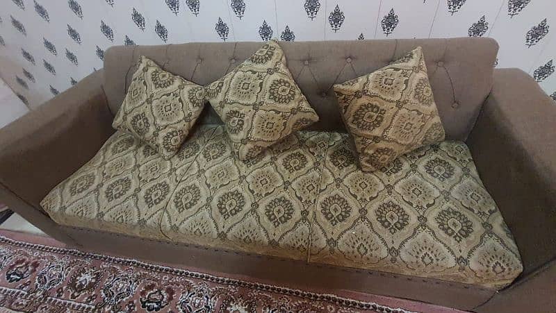 Five seater sofa set in good condition for sale 6