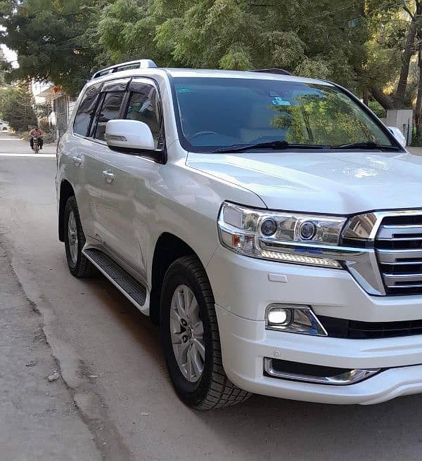 Toyota Land Cruiser V8 Model 2017/21 2