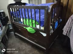 Baby cot in good condition