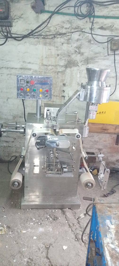 Automatic Packing Machine for Surf,Slanti ,dryer and fryer Juice 15