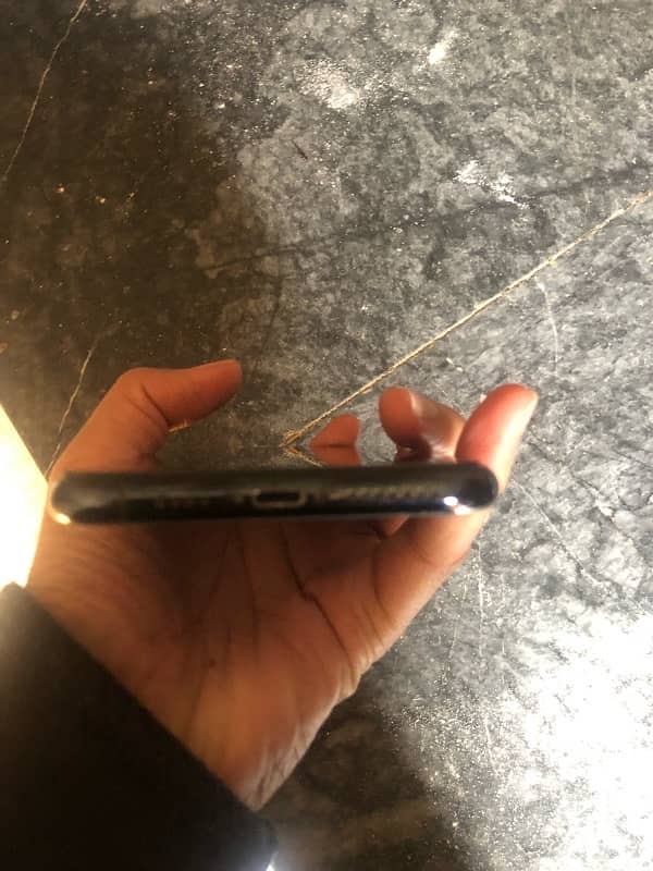 iPhone 11 Pro Max Urgent sell 4