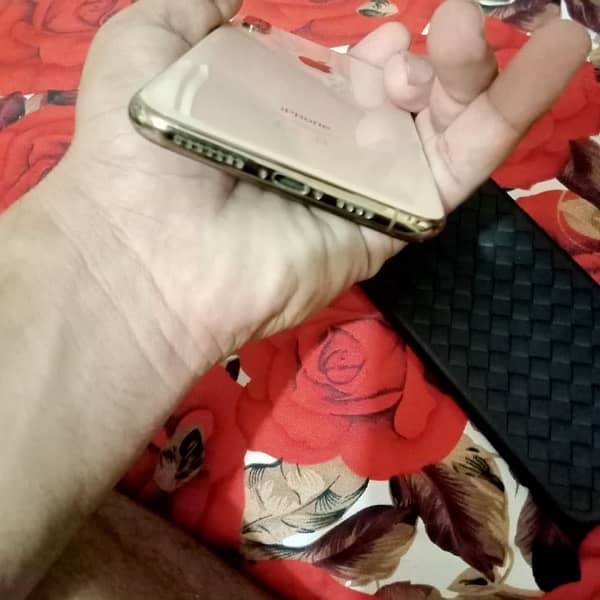 iphone xsmax pta aproved 64gb 80berty 2