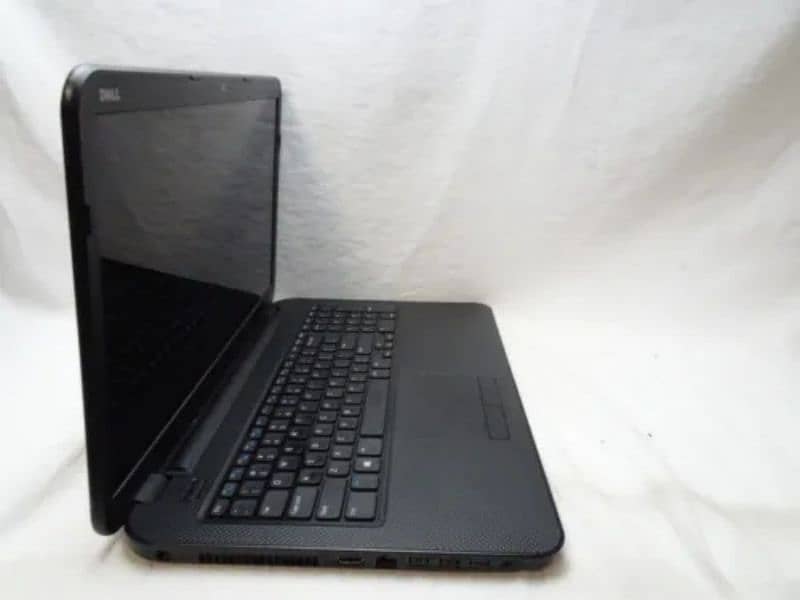 Dell latitude Laptop 17"INCH big size crystal display condition 10/10 2