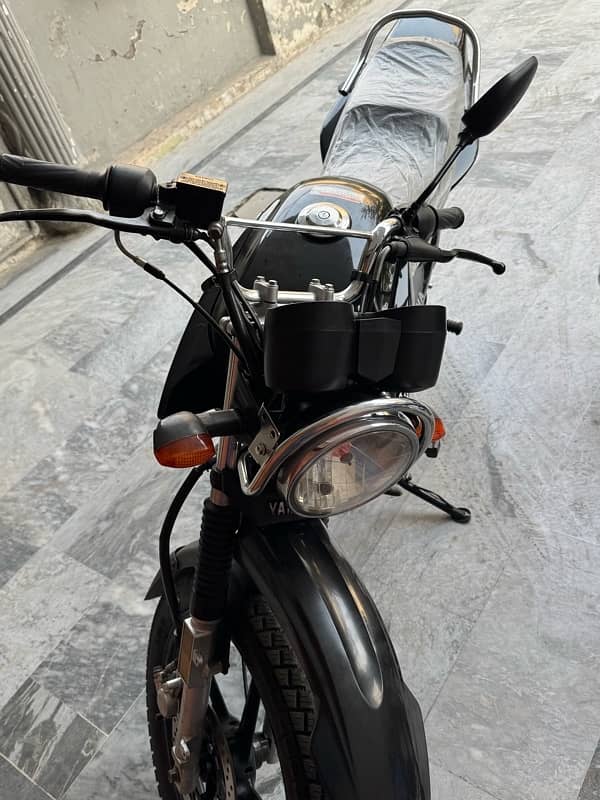 Yamaha YBR 125 | Model 2024 | 5,900 KMs Driven 0