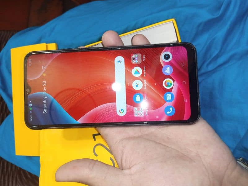 Realme c21 3RM GB32 all ok hai BOX hai original mobile has 4