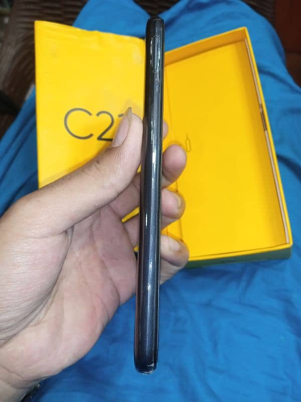 Realme c21 3RM GB32 all ok hai BOX hai original mobile has 10