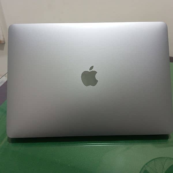 Macbook Air M1 2021, 8/256, Used like new, 03115938759 0