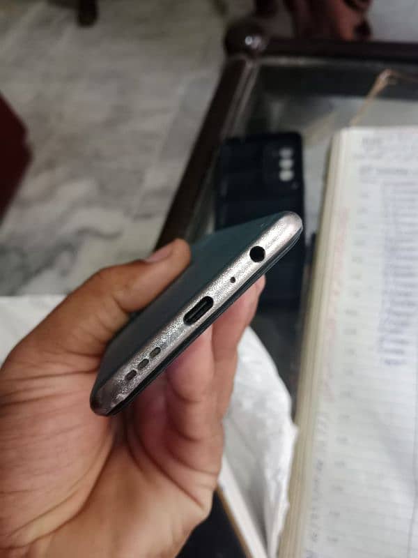 Oppo reno5 (8+128gb) condition 10by10 box charger sath hai 3