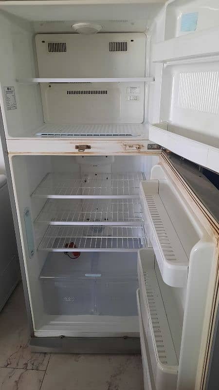 LG fridge (Not working) 1