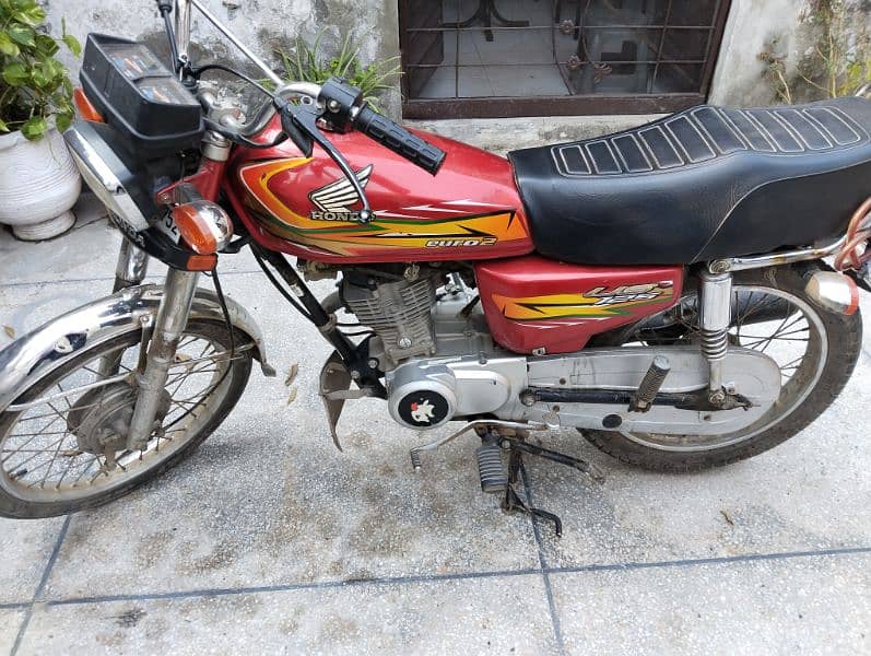 United 125 US Euro 2 Model 2023 Lahore Number Good Condition 4