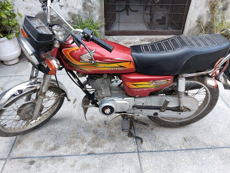 United 125 US Euro 2 Model 2023 Lahore Number Good Condition 6