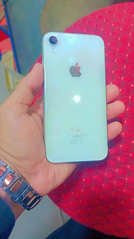 iphone XR /10 by 10 condition/ 3 month sim working/ New condition 0