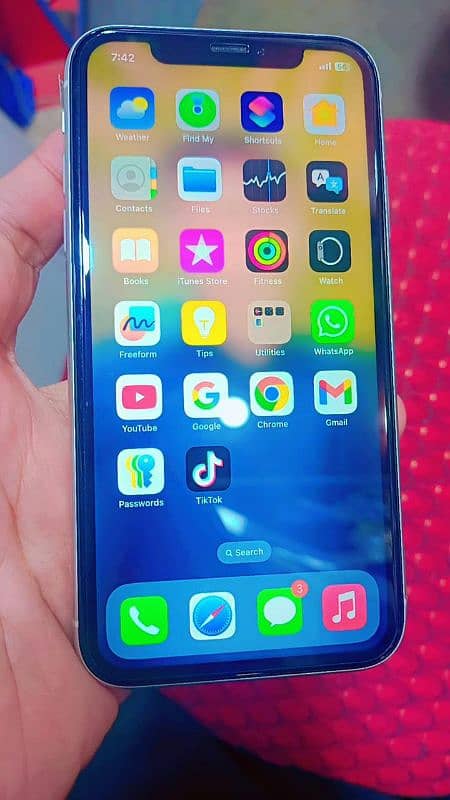 iphone XR /10 by 10 condition/ 3 month sim working/ New condition 1