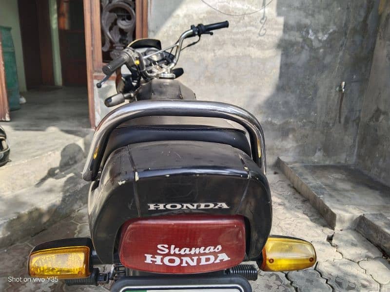 Honda pridor available in excellent condition 2