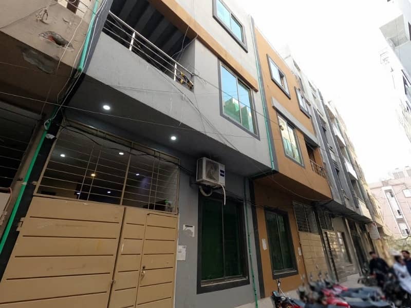 Prime Location 3 Marla Hostel For sale In Johar Town Phase 1 - Block C1 Lahore In Only Rs. 23000000 4