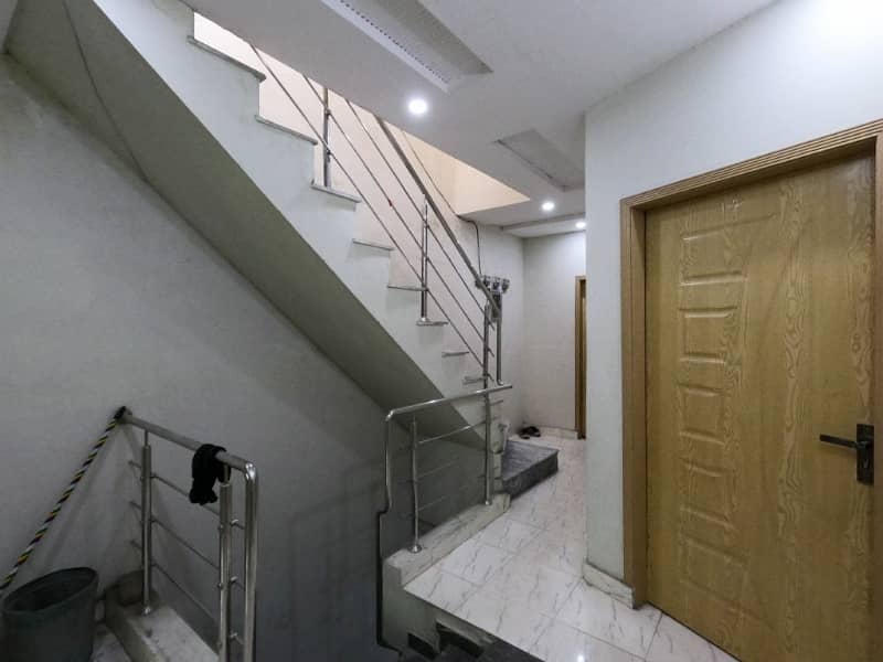 Prime Location 3 Marla Hostel For sale In Johar Town Phase 1 - Block C1 Lahore In Only Rs. 23000000 10