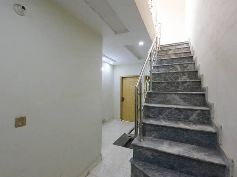 Prime Location 3 Marla Hostel For sale In Johar Town Phase 1 - Block C1 Lahore In Only Rs. 23000000 12