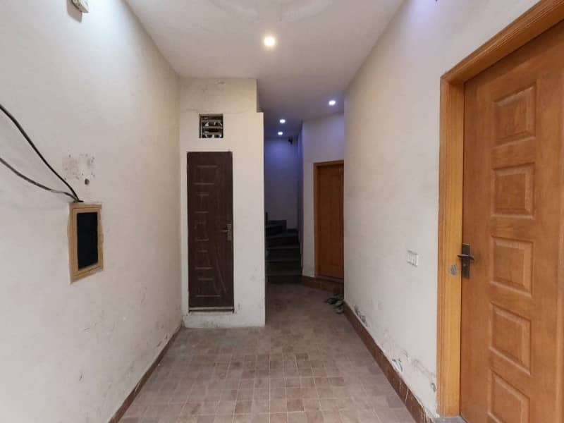 Prime Location 3 Marla Hostel For sale In Johar Town Phase 1 - Block C1 Lahore In Only Rs. 23000000 29