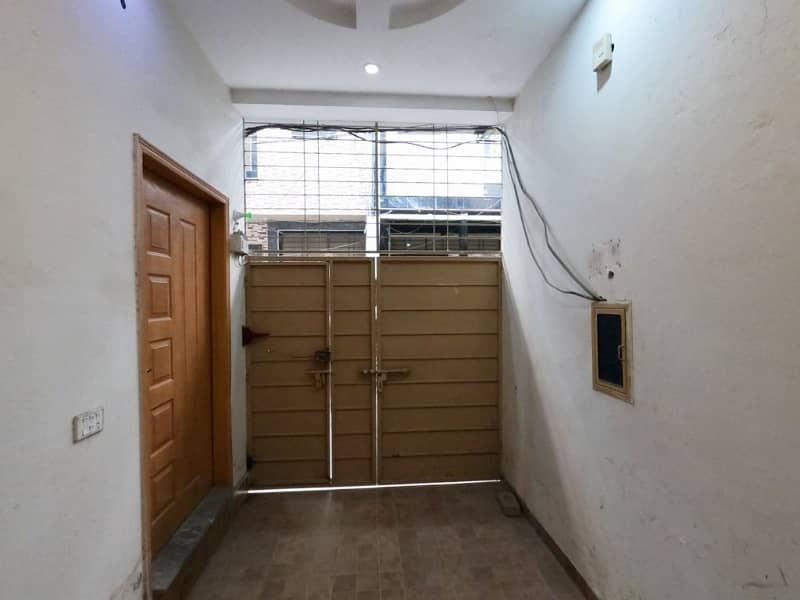 Prime Location 3 Marla Hostel For sale In Johar Town Phase 1 - Block C1 Lahore In Only Rs. 23000000 32