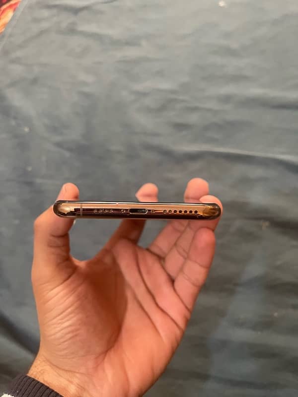 iPhone XS Max 2