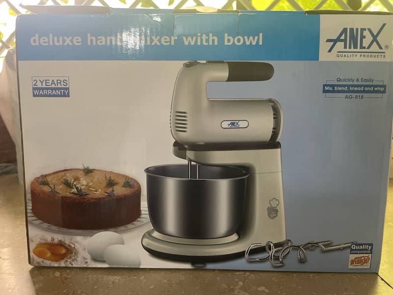 hand mixer with bowl 0