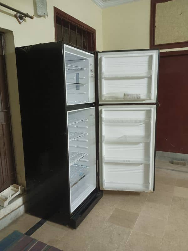 refrigerator bilkul naw full size 6foot lamby 2.5 churai 0