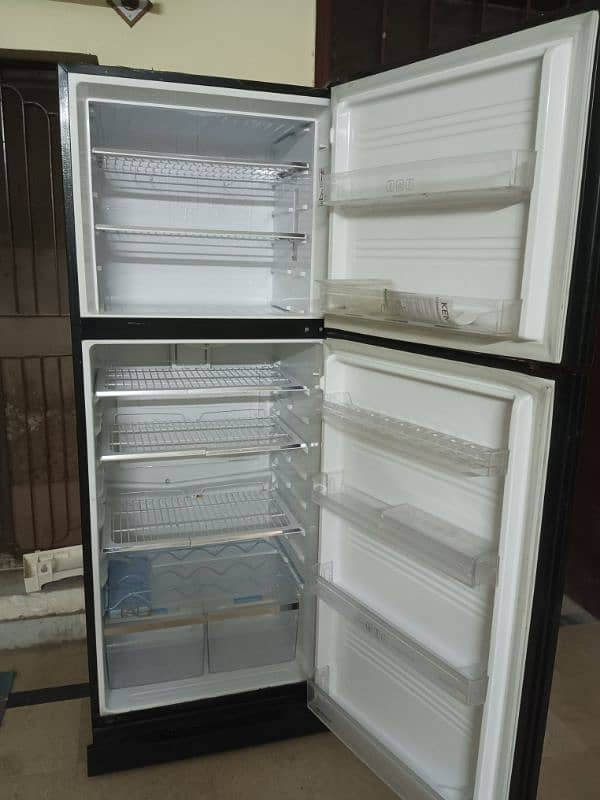 refrigerator bilkul naw full size 6foot lamby 2.5 churai 1