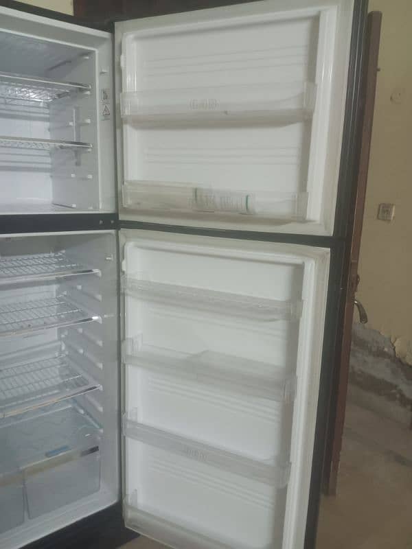 refrigerator bilkul naw full size 6foot lamby 2.5 churai 5