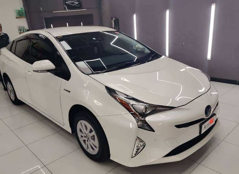 Toyota Prius 2018 1