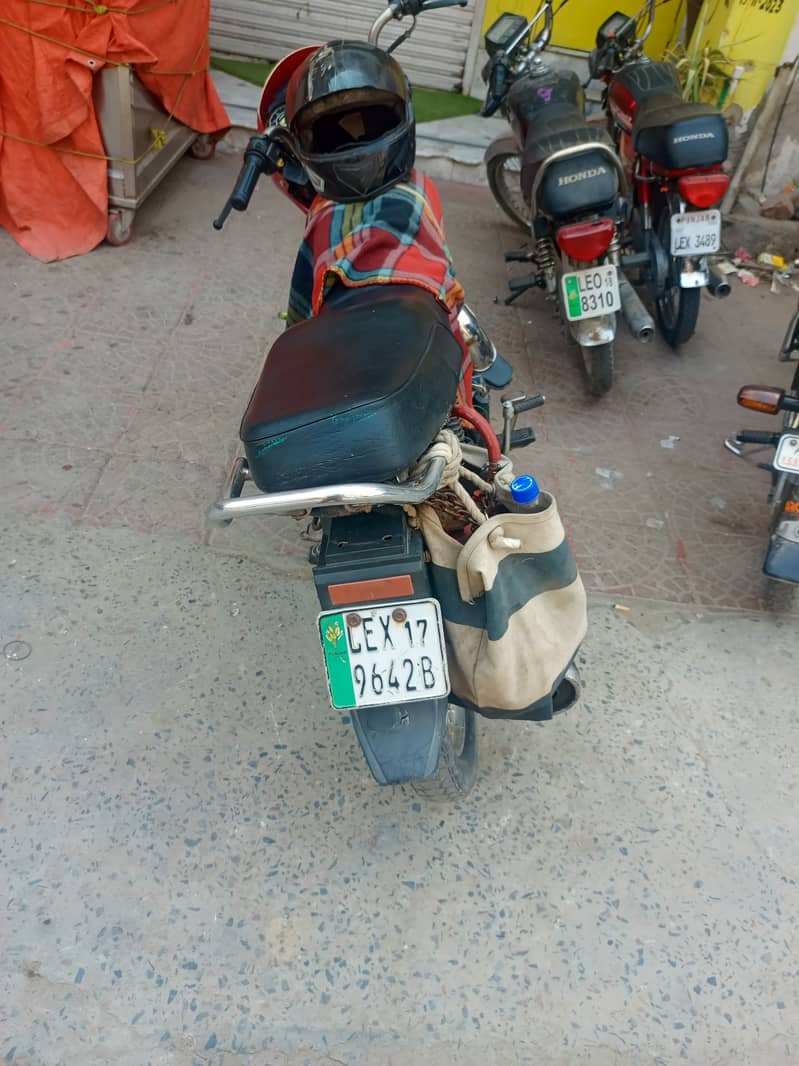 urgent sell 110 cc 85 sa 90 km 1 kilo ma 3