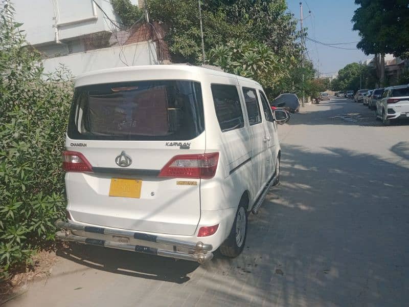 Changan Karwan white color 0