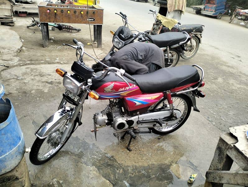 Honda CD 70 model 2009 like new bike full original parts 1 hand used 0