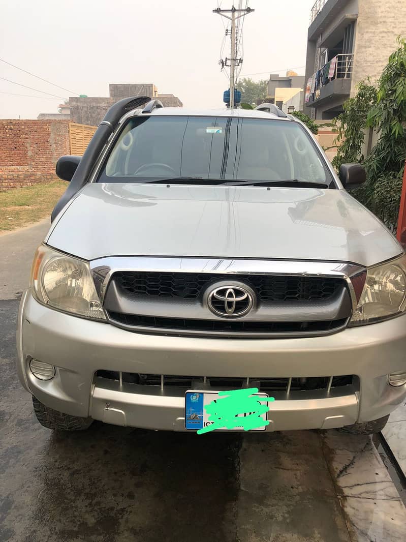 Toyota Vigo Silver Colour 2008 0