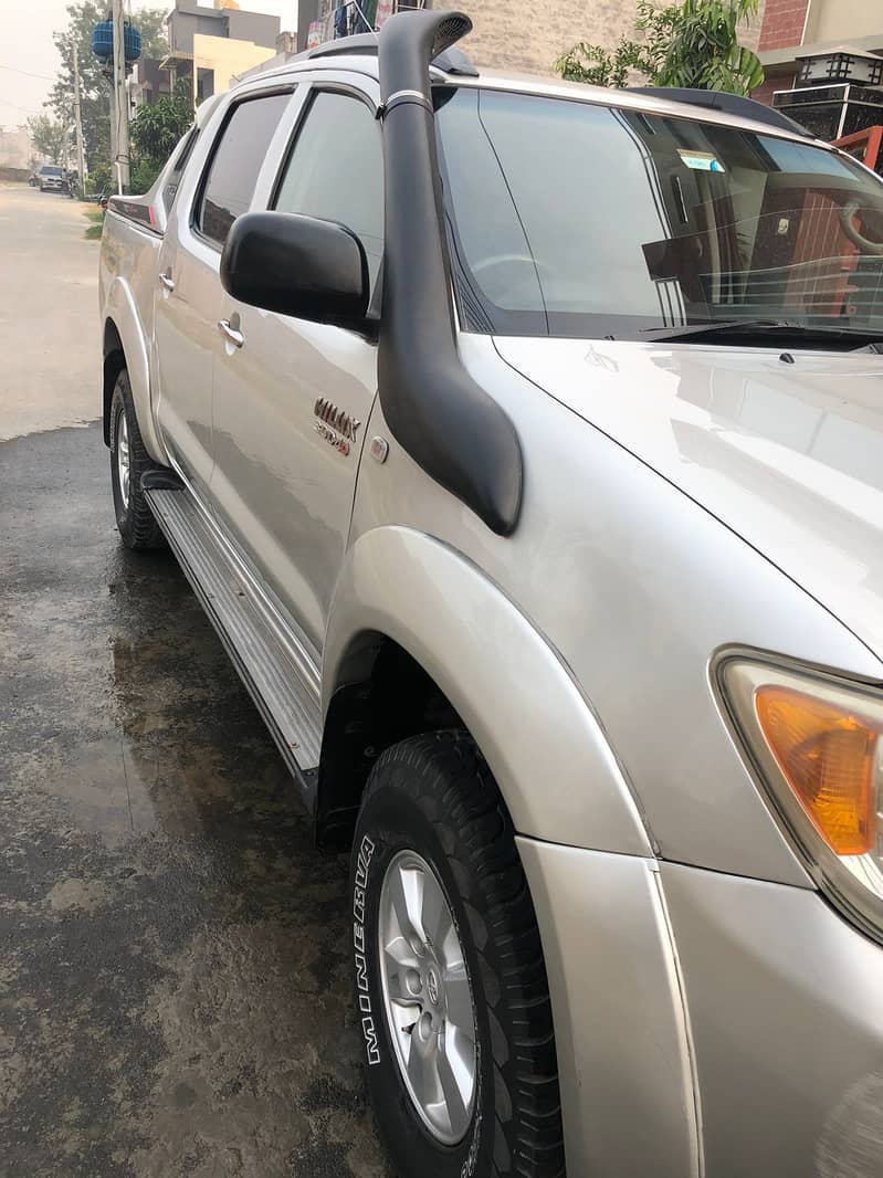 Toyota Vigo Silver Colour 2008 6