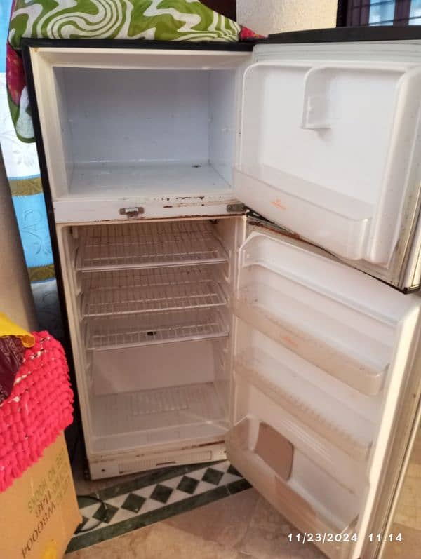 Singer Fridge for sale 1