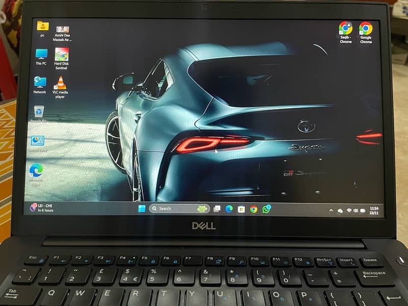 Dell Latitude 7490 9