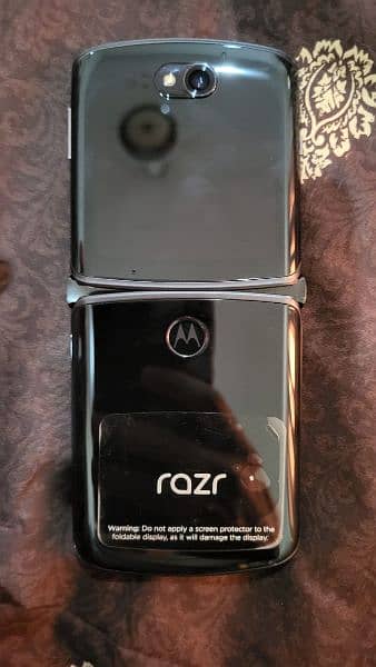 Moto Razr 2020 3