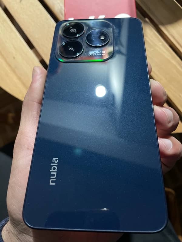 ZTE nubia V60 Design 1