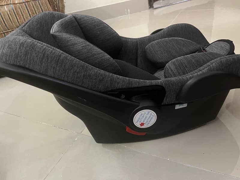 carry cot + carseat 2