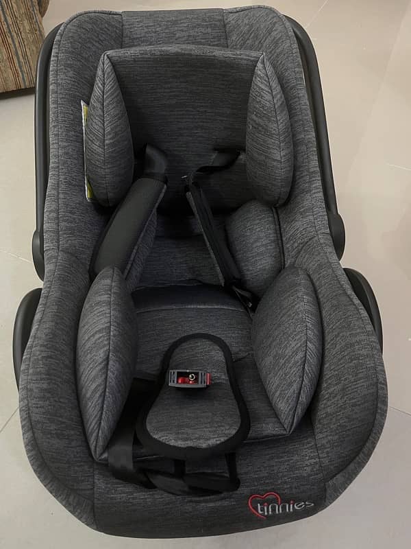 carry cot + carseat 4