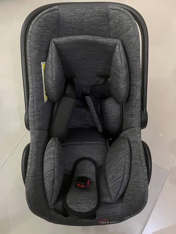 carry cot + carseat 5