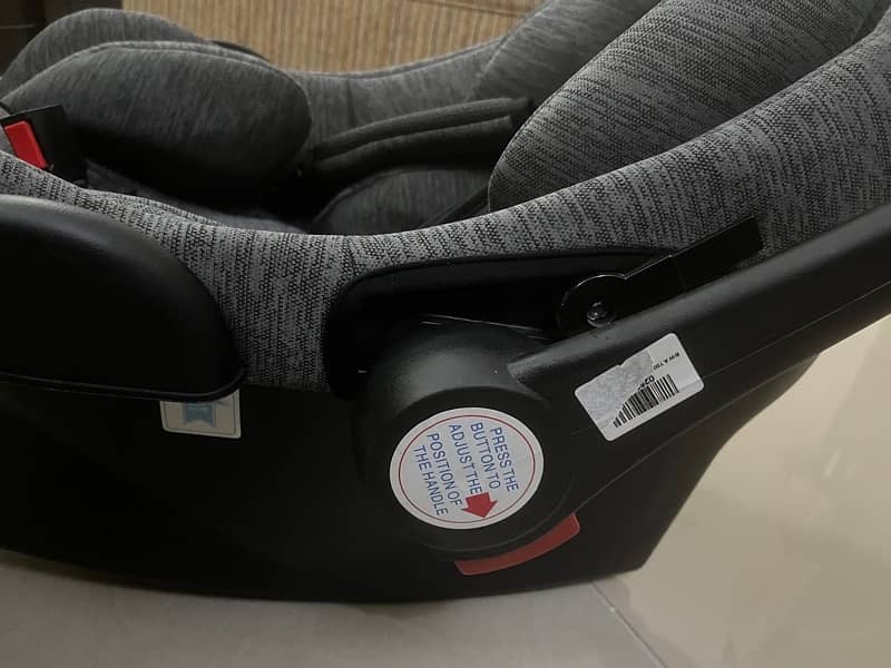 carry cot + carseat 6