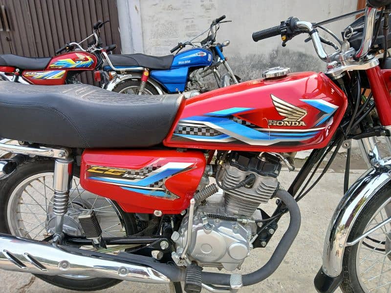 Honda Cg 125 in showroom Condition 0