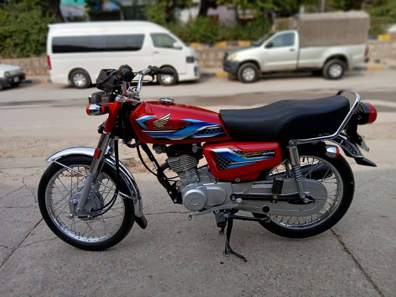 Honda Cg 125 in showroom Condition 2